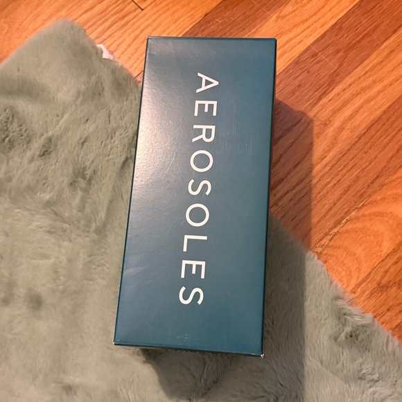 New in box AEROSOLES Leopard Print Flip Flops - Picture 8 of 8